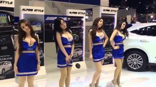 Thai dancers - Thomas the Dank Engine