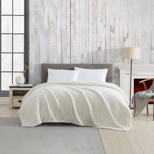 coleman-reversible-sherpa-blanket-twin-off-white-1
