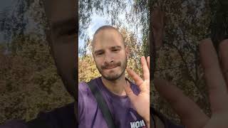 Reflexionando en el parque