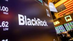 "Son los dueños del mundo": BlackRock, el poderoso fondo de inversión que busca controlar dos puertos clave del Canal de Panamá