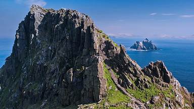 https://cn.bing.com/th?id=OHR.SkelligMichael_ZH-CN8635121409&w=384&h=216