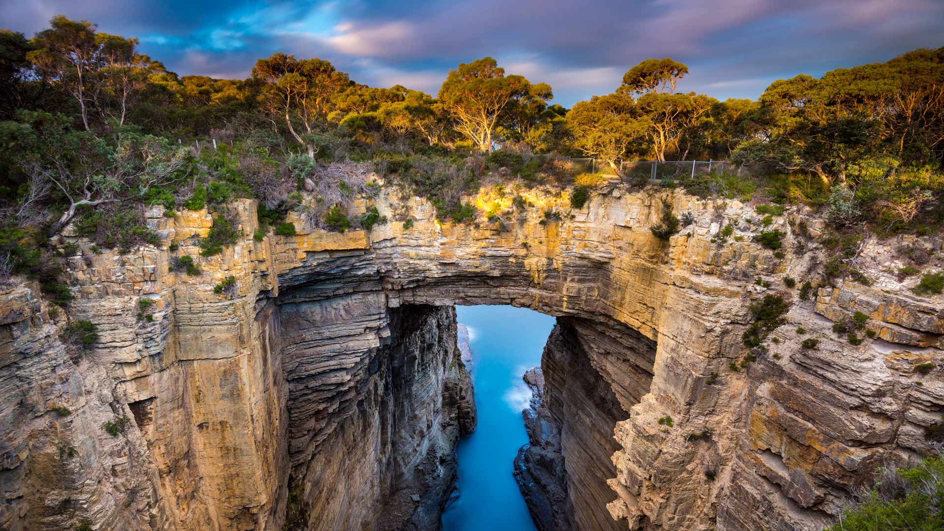 An arch that rocks