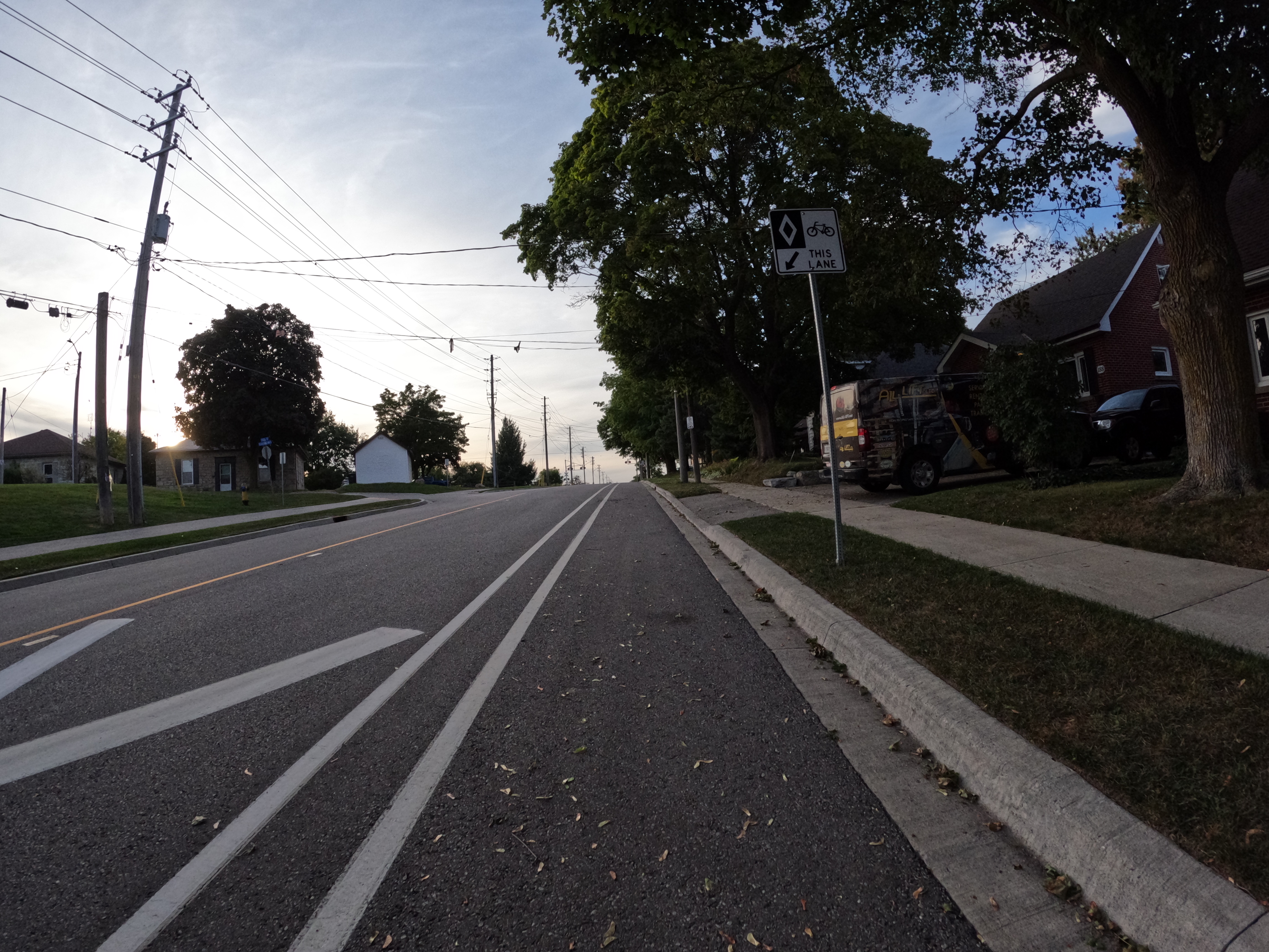 Photo of buffered bike lane from Panoramax