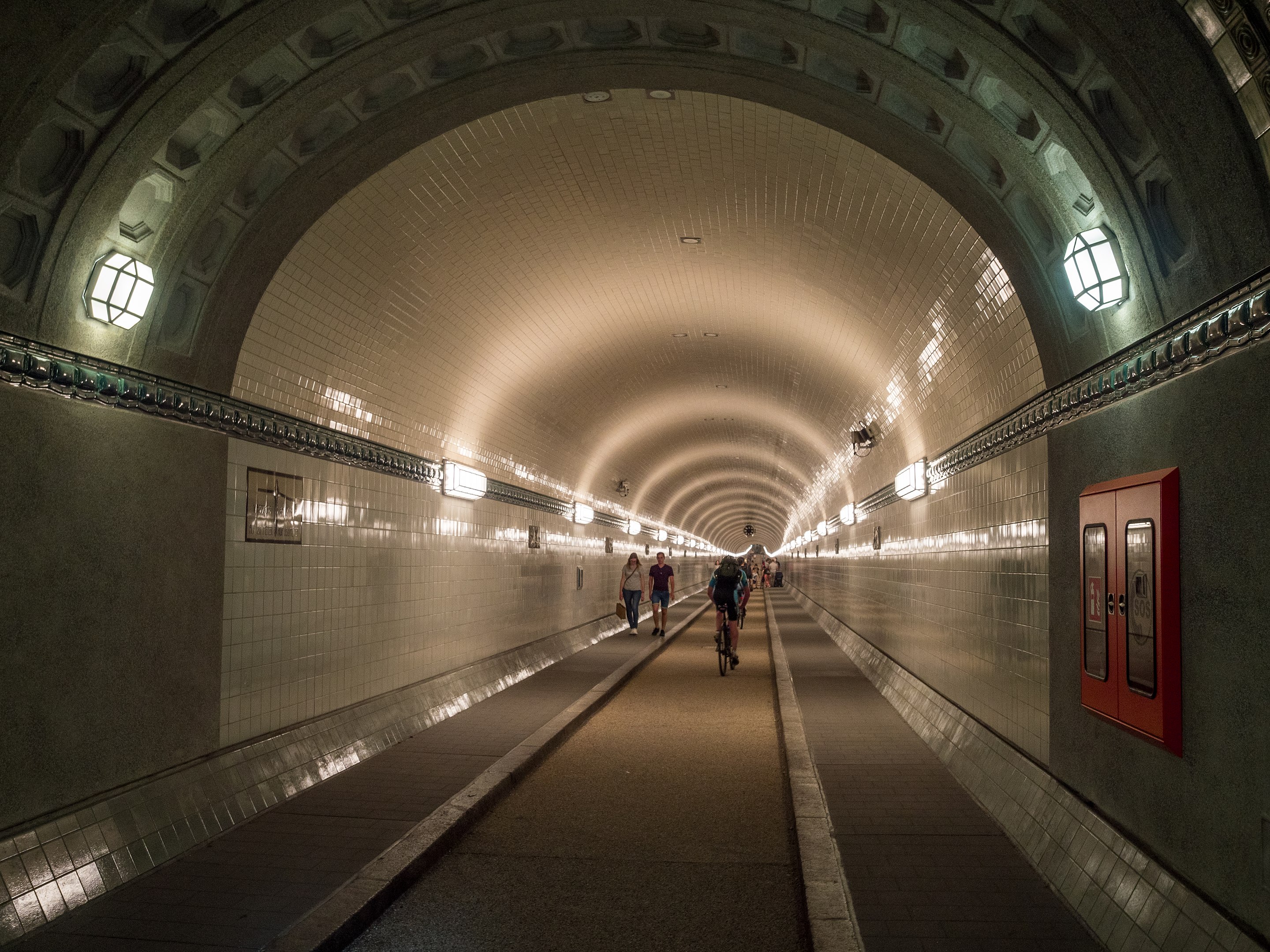 Alter Elbtunnel (erbaut 1911) – Wikipedia