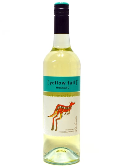 yellow-tail-moscato-wine-750-ml-1