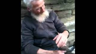 Dude playing the spoons to Insomnia by Faithless in Borough Market, London