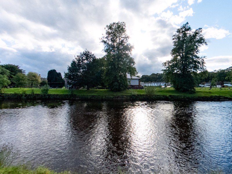 Appleby flood defences tour with voice over. Theta Z1