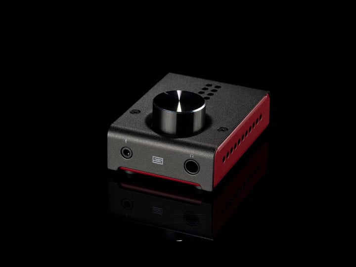 schiit-fulla-e-headphone-dac-amp-with-mic-input-for-gaming-and-communications-1