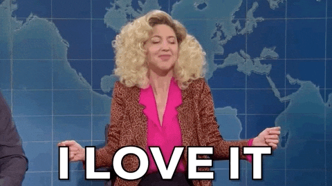 Heidi Gardner dressed in fashion in SNL's Weekend Update enthusiastically saying 'I love it!'