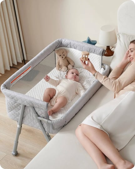 airclub-bassinet-bedside-sleeper-baby-bed-crib-for-newborn-bedside-crib-sleeper-with-4-auto-lock-adj-1