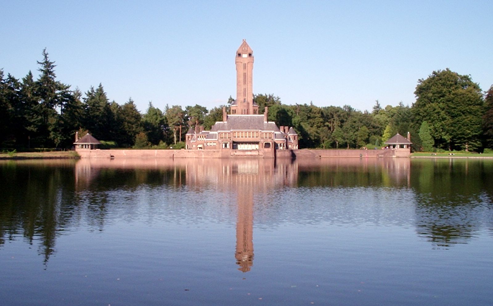 Résidence de campagne Saint Hubert - Source : China Crisis pour Wikipédia