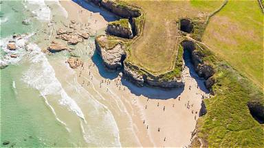 https://cn.bing.com/th?id=OHR.GaliciaBeach_ZH-CN1246611659&w=384&h=216