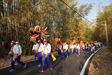 绕境路线遍及内门各庄头，宋江阵、轿班及信徒徒步来表达对于观音佛祖信仰的诚意。