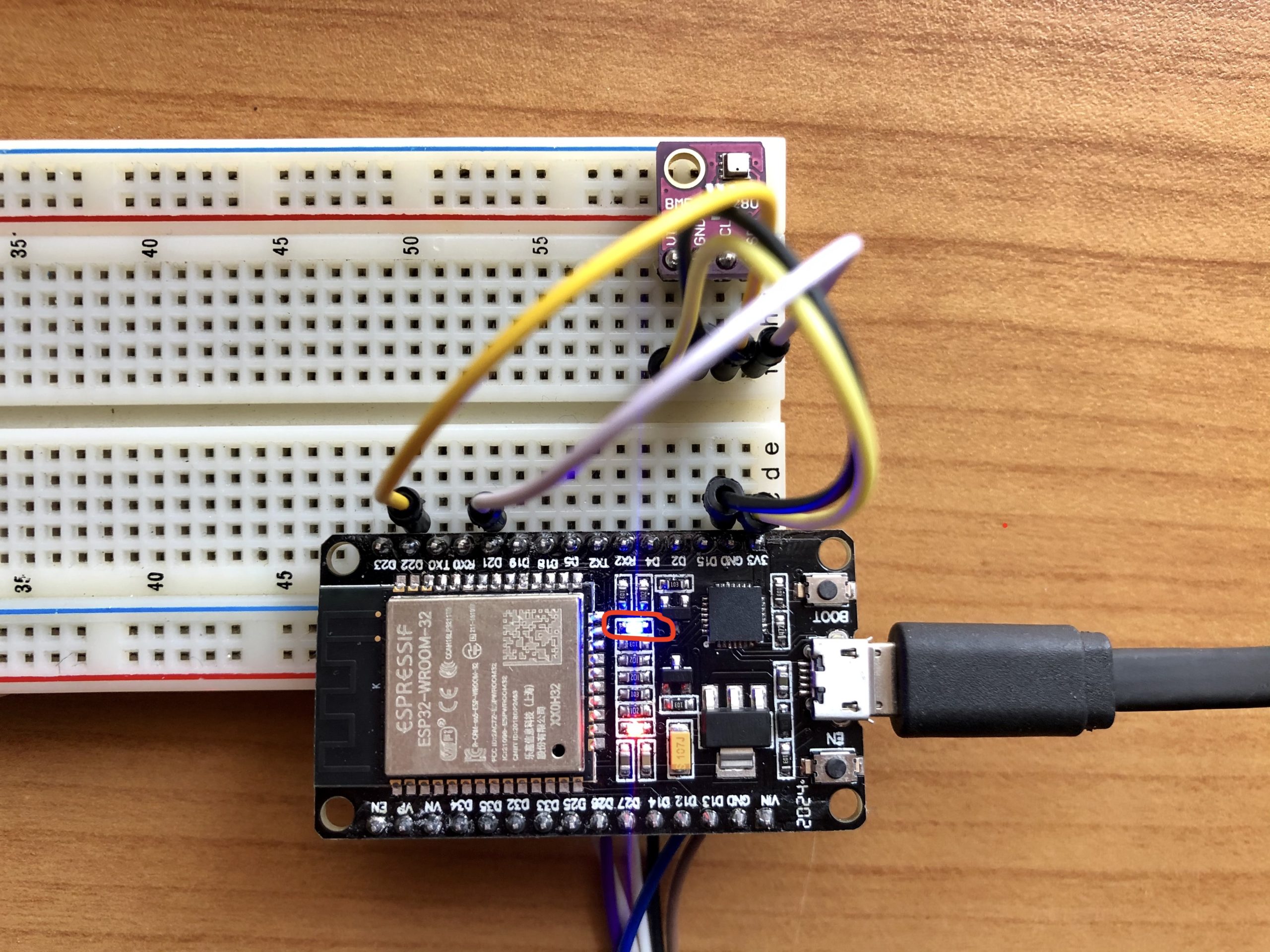 Indication of the operation of the ESP32 device through the blue LED on the development board