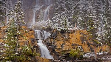 Tangle Creek Falls in Jasper National Park, Alberta, Canada (© Jeff Foott/Minden Pictures)