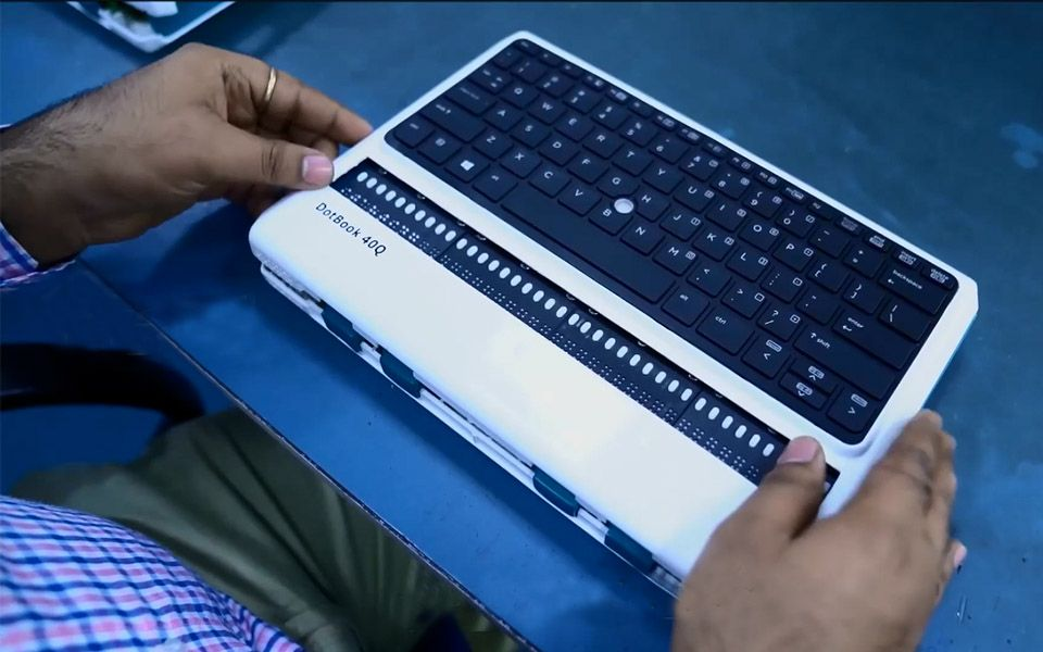 Special keyboard for blind users (image source: Baidu)