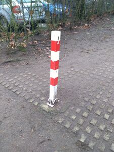 Foldable bollard