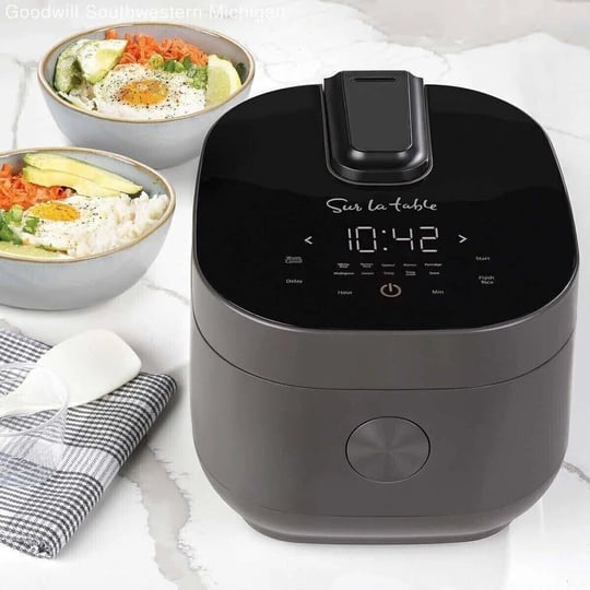 sur-la-table-rice-cooker-with-induction-technology-1