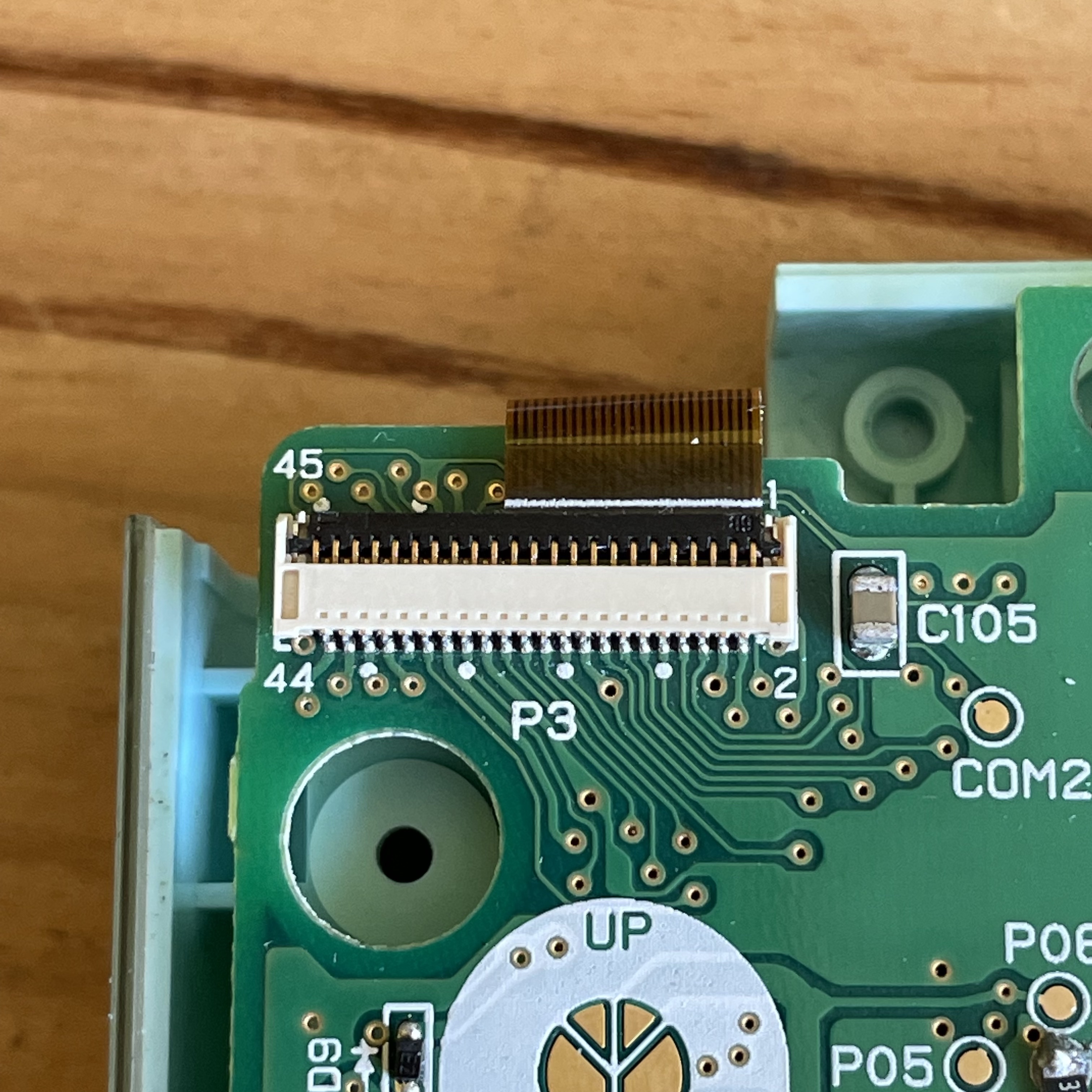 Top screen connector flex cable install