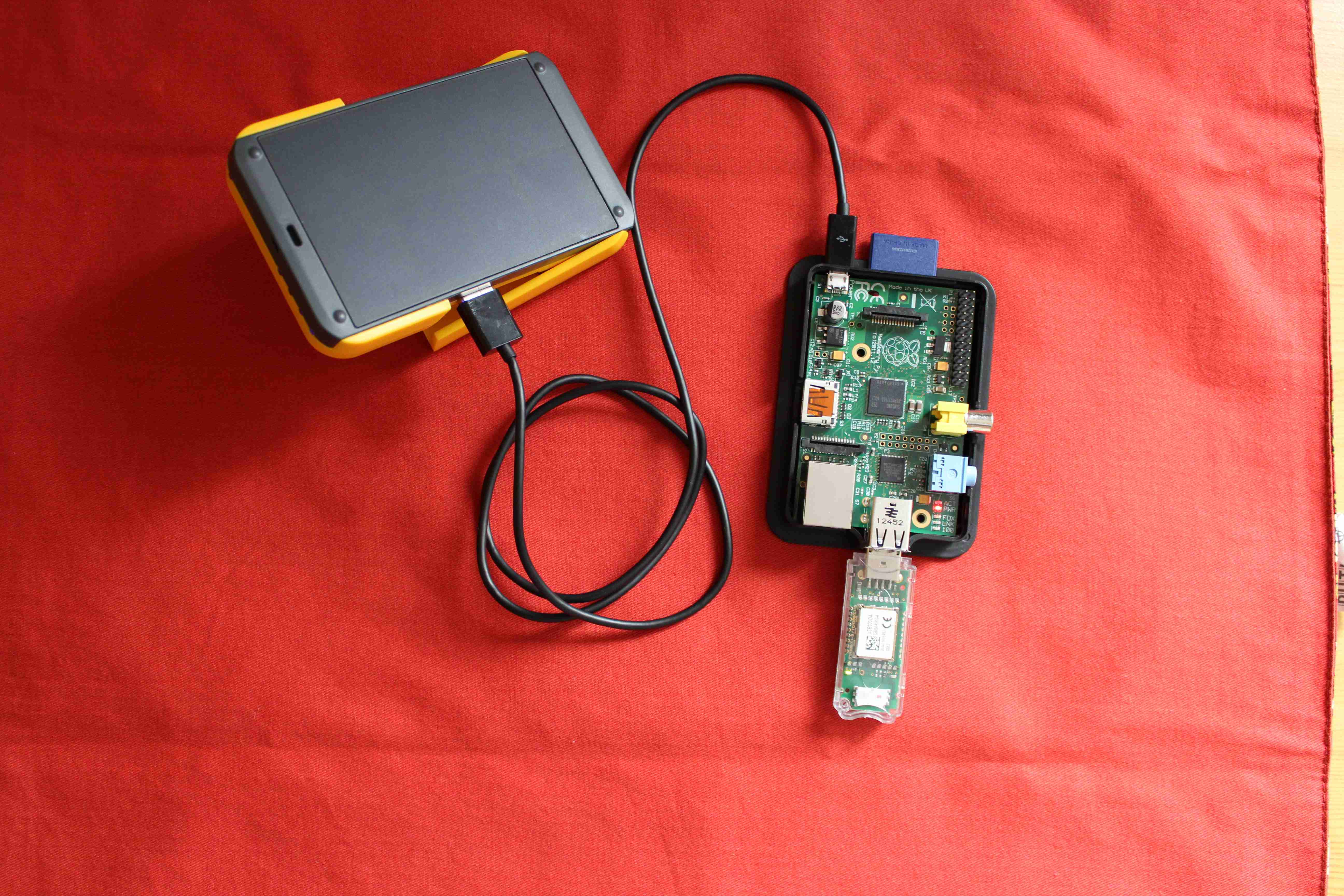 RasPi with WakaWaka and USB300