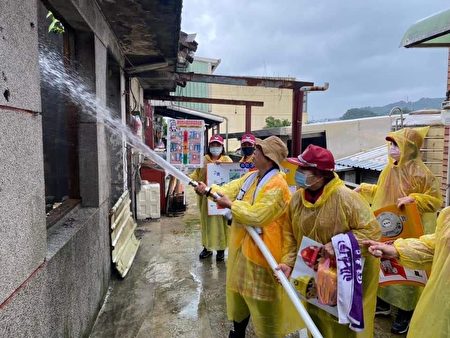 社区里民体验灭火抢救