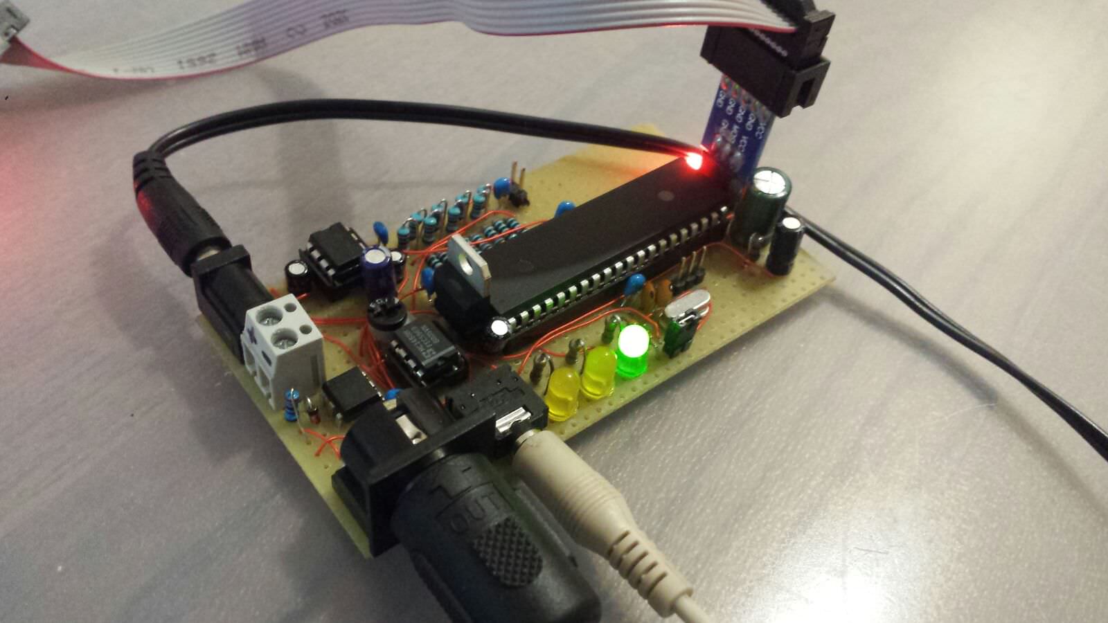 GitHub - Jacajack/avrsynth: A KISS 8-bit AVR synthesizer · GitHub