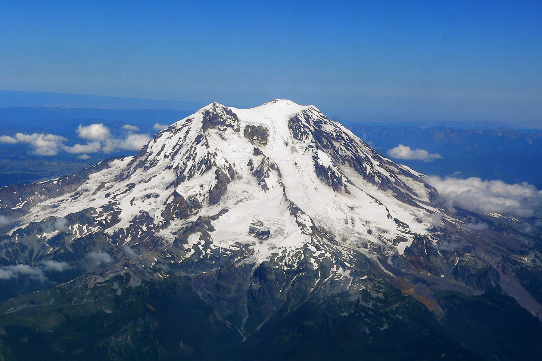 Photo of the west side of Mt. Rainier