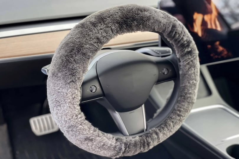 natural-sheepskin-steering-wheel-cover-for-women-and-men-100-genuine-sheepskin-wool-furry-15-univers-1