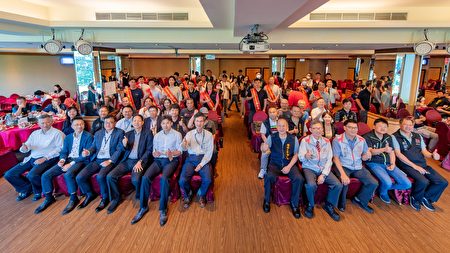 国际机场工会联合会113年度模范劳工表扬典礼大合照。