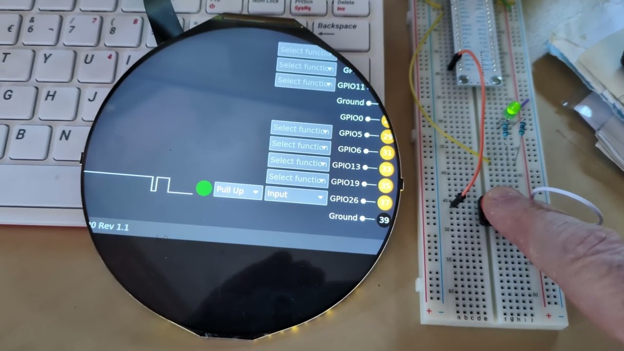 Displaying an Inputs level from HW Button