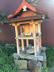 奈良市納院町蜂屋神社