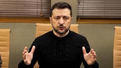 Zelensky dice que está listo para trabajar en un acuerdo de paz con Rusia bajo el "fuerte liderazgo" de Trump tras el "lamentable" choque en la Casa Blanca