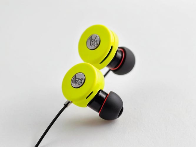 Earbuds-With-Bass-1