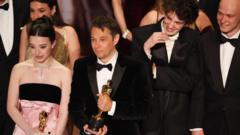 "Una Pretty Woman más creíble": Anora, la tragicomedia sobre una trabajadora sexual que fue la gran triunfadora de los Oscar