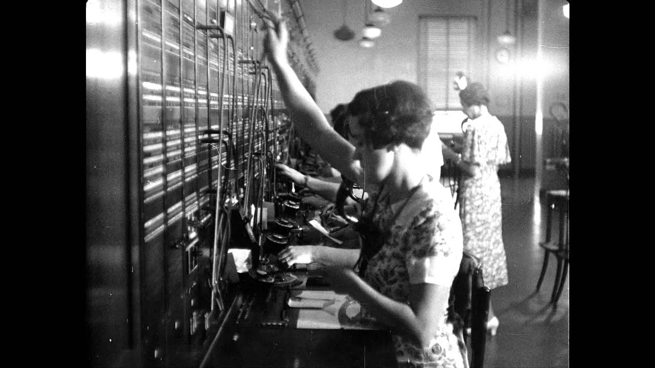 bell-telephone-operator