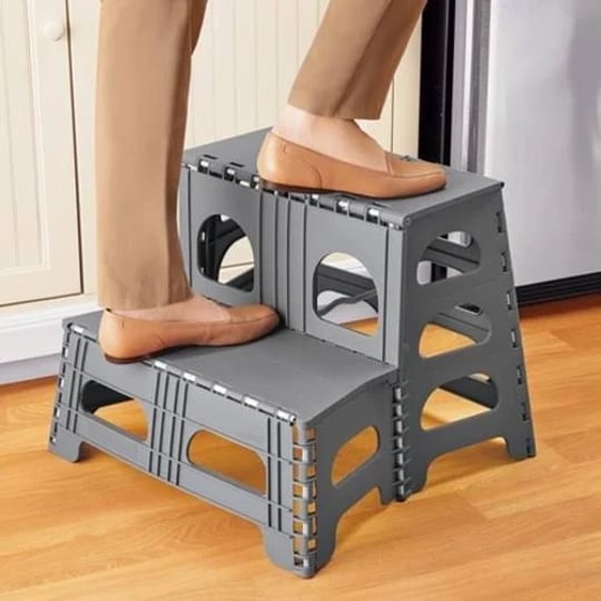 2-step-stool-that-folds-down-for-compact-storage-1