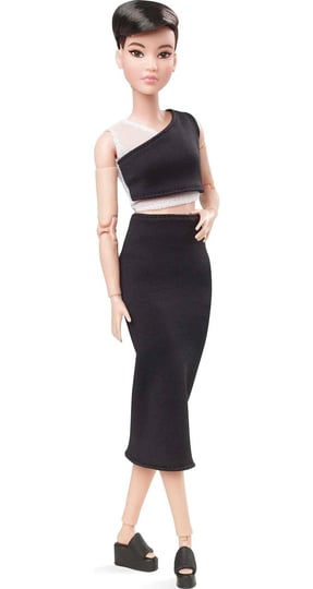 barbie-signature-posable-barbie-looks-doll-petite-brunette-1