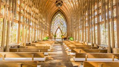 Mildred B. Cooper Memorial Chapel, Bella Vista, Arkansas (© Eddie Brady/Getty Images)