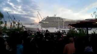 Cruise Ship playing Seven Nation Army