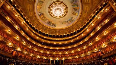 Teatro Colón in Buenos Aires, Argentina (© Wei Hao Ho/Alamy)