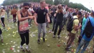 Dansje doen @ Awakefest 2013  Benny Hill  ORIGINAL