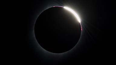 Total solar eclipse photographed from Madras, Oregon on August 21, 2017 (© NASA/Aubrey Gemignani)