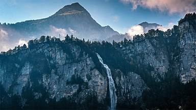 https://cn.bing.com/th?id=OHR.ReichenbachFalls_ZH-CN7578535270&w=384&h=216