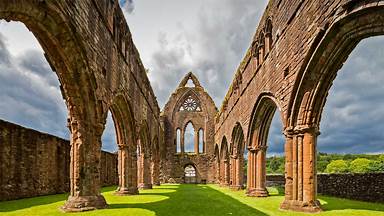 https://cn.bing.com/th?id=OHR.SweetheartAbbey_ZH-CN8325969067&w=384&h=216