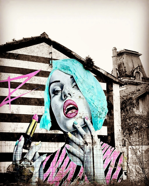 🌙✨ Run away… but make it art. 🎨💋🎶  She stands still, yet she runs—through col...
