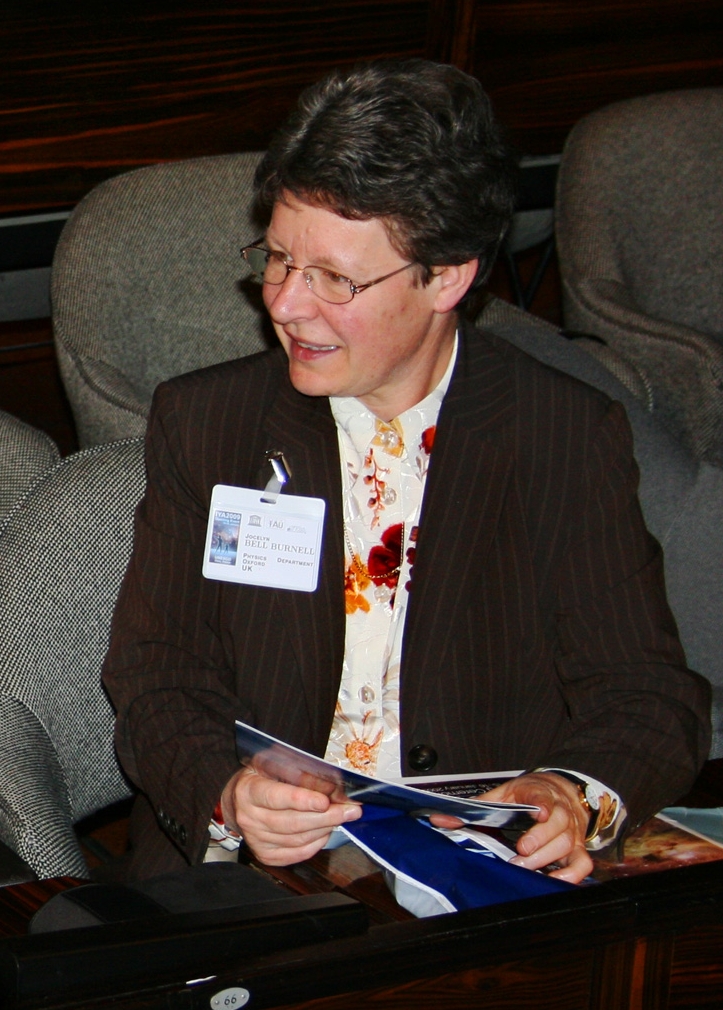 Launch of IYA 2009, Paris - Grygar, Bell Burnell cropped.jpg