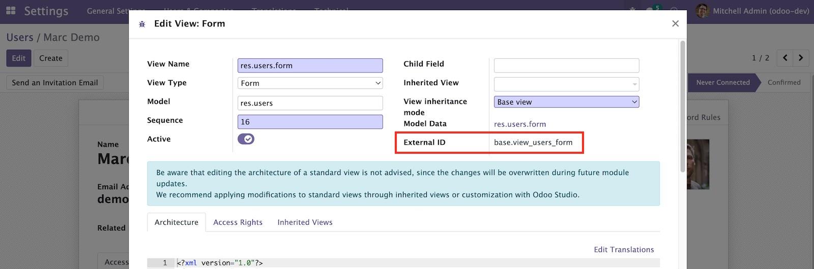 图5.4：Edit View窗口显示表单视图的外部标识符