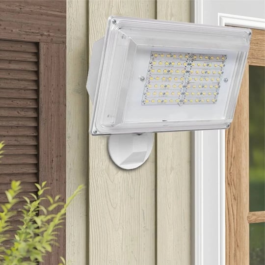 led-outdoor-security-wall-washer-white-1