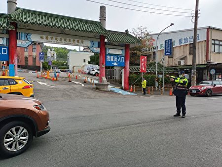 桃园警分局针对桃殡周边道路，编排机巡警力来机动性交通疏导管制勤务。