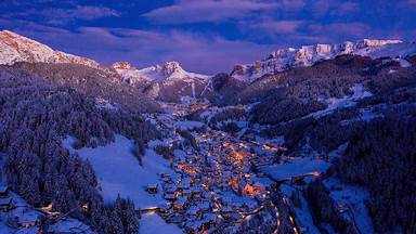 https://cn.bing.com/th?id=OHR.ValGardenaItaly_ZH-CN2405437494&w=384&h=216